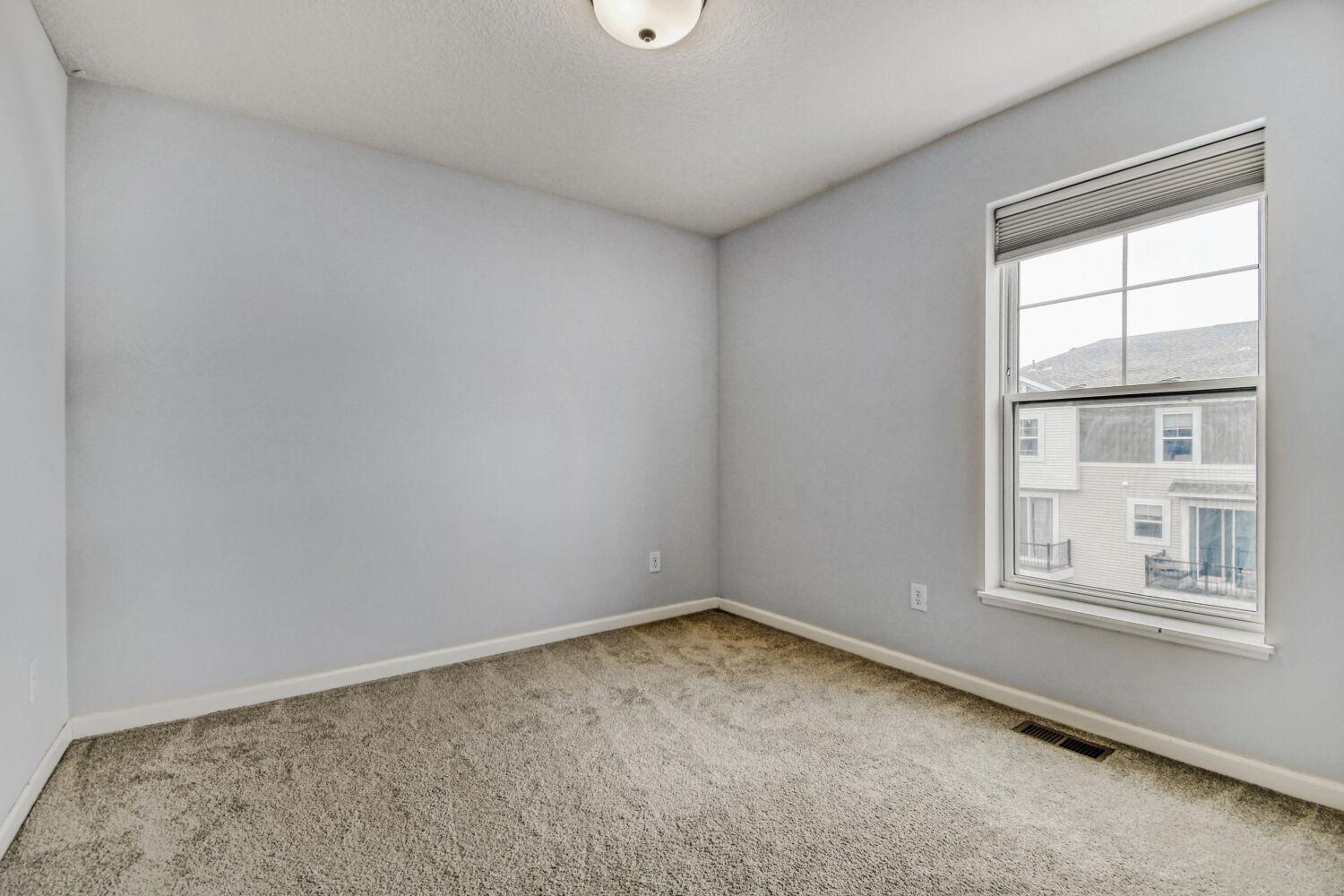 2214 Gateway Curv - Web Quality - 030 - 22 Bedroom.jpg