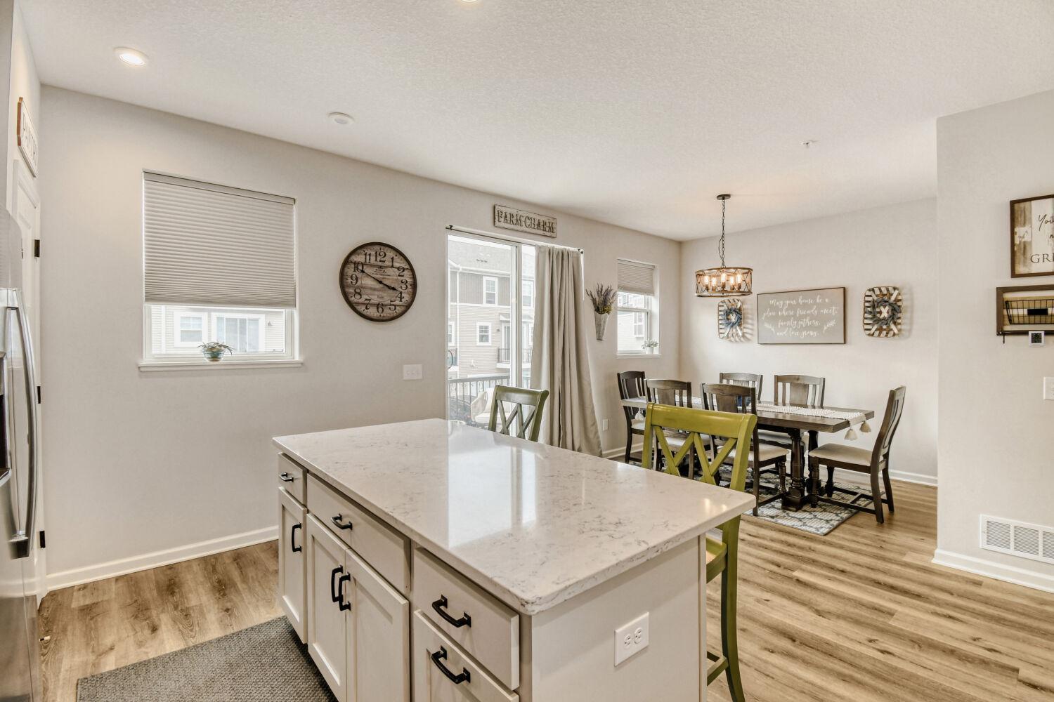 2214 Gateway Curv - Web Quality - 021 - 13 Kitchen.jpg