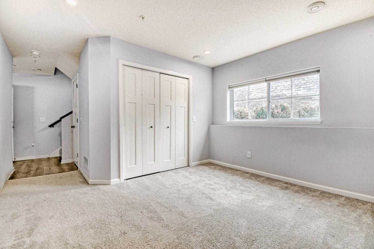 2214 Gateway Curv - Web Quality - 013 - 05 Living Room.jpg