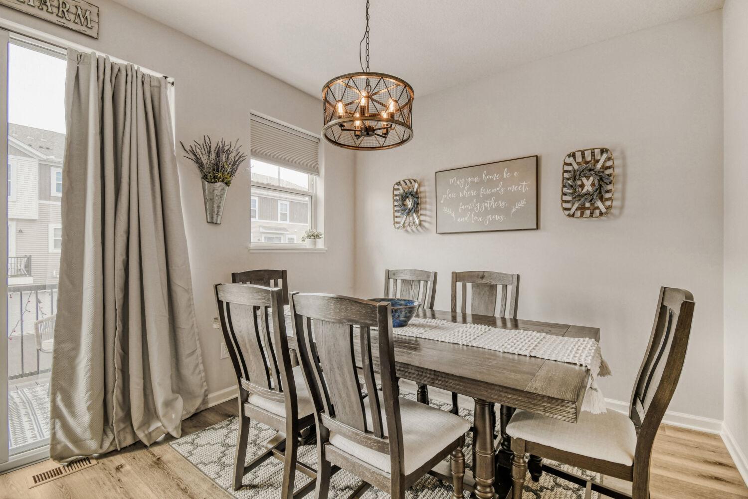 2214 Gateway Curv - Web Quality - 017 - 09 Dining Room.jpg