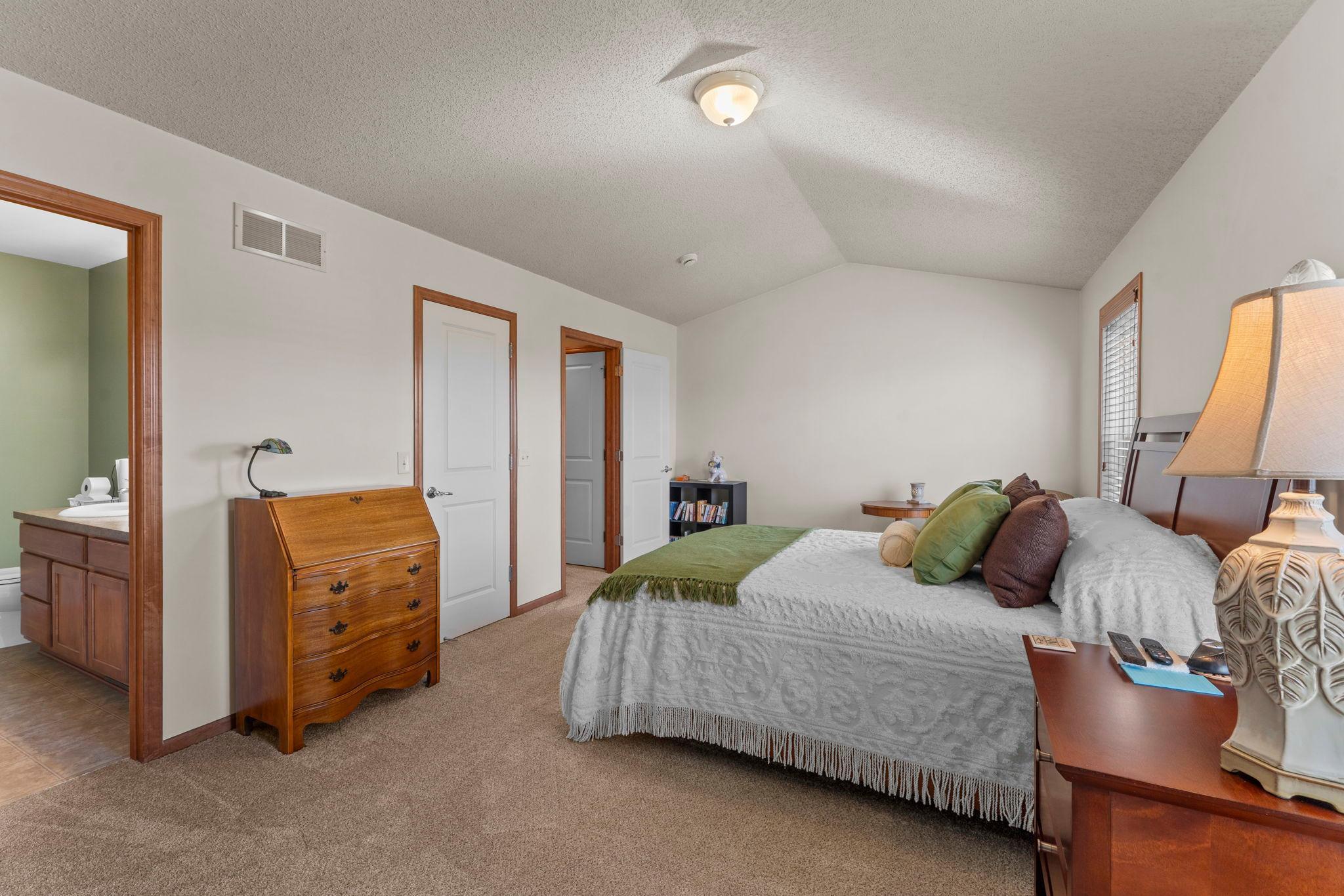 This room has the ability to hold oversized furniture as well as an additional seating area