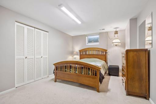1566 Sumter Avenue N, Minneapolis, MN 55427