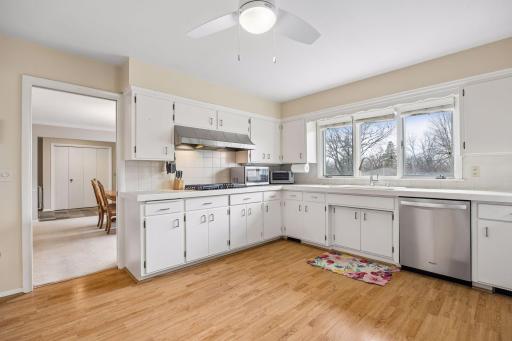 1566 Sumter Avenue N, Minneapolis, MN 55427