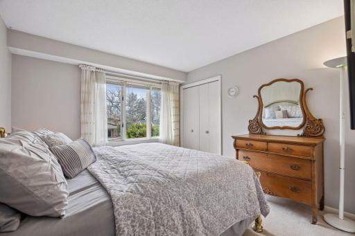 1566 Sumter Avenue N, Minneapolis, MN 55427