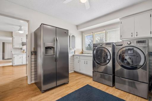 1566 Sumter Avenue N, Minneapolis, MN 55427