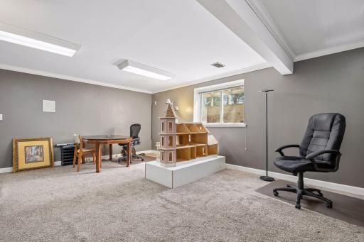 1566 Sumter Avenue N, Minneapolis, MN 55427