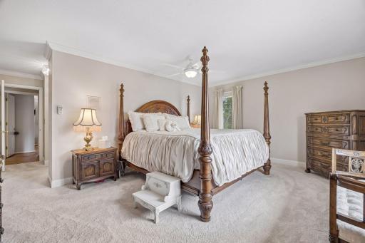 1566 Sumter Avenue N, Minneapolis, MN 55427