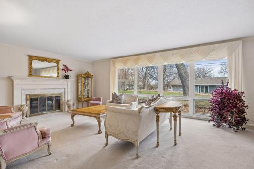 1566 Sumter Avenue N, Minneapolis, MN 55427