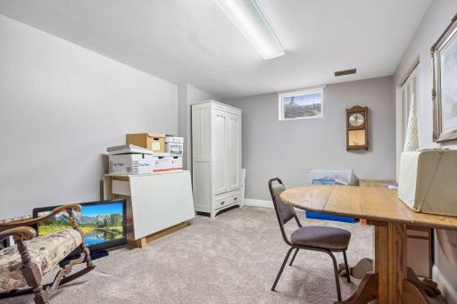 1566 Sumter Avenue N, Minneapolis, MN 55427