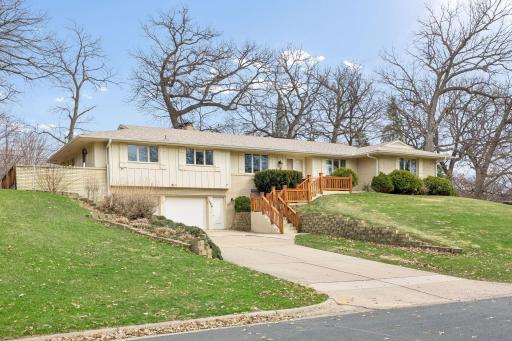 1566 Sumter Avenue N, Minneapolis, MN 55427