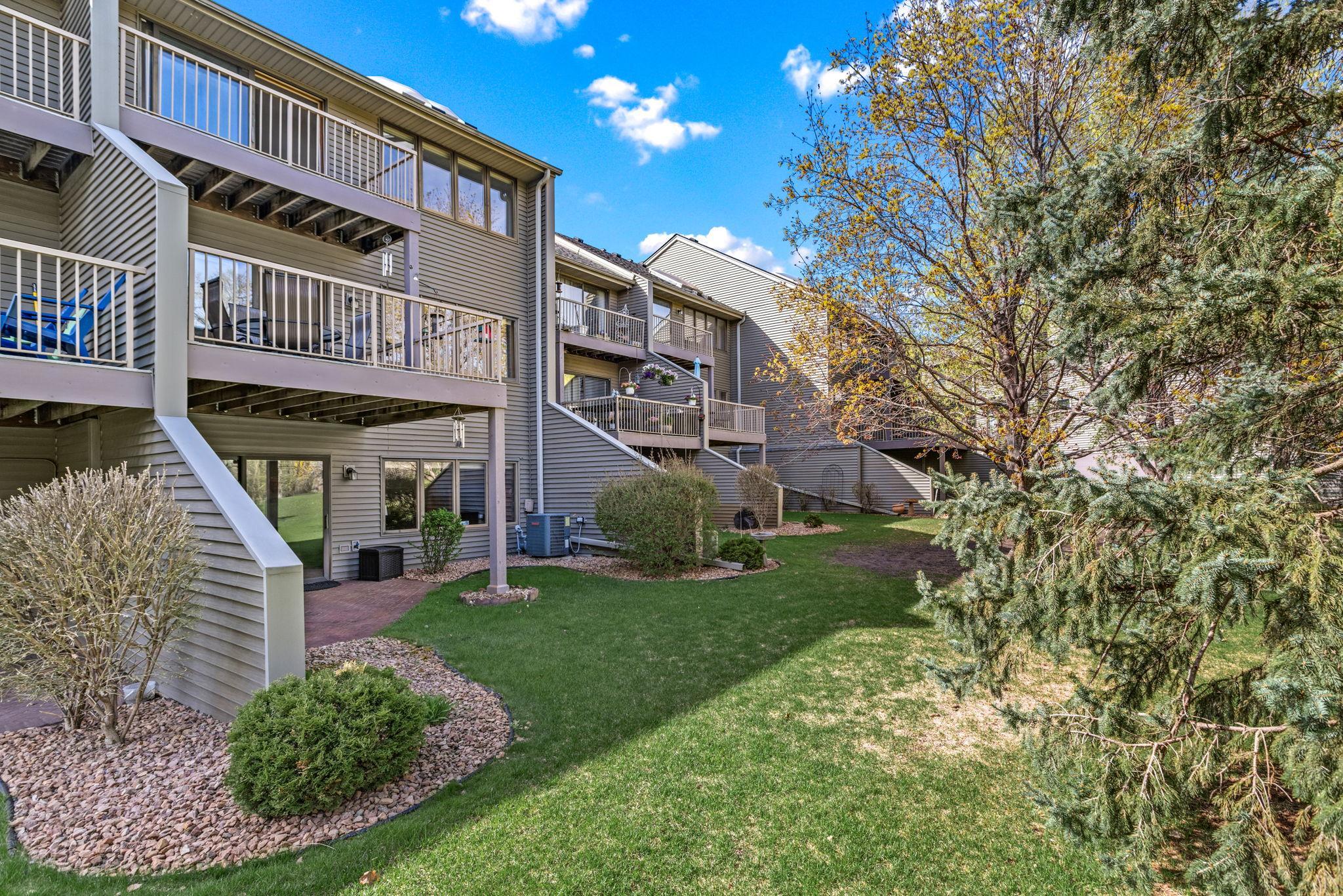 Middle unit with a single family home feeling!