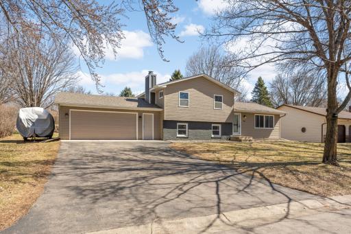 300 Edgewood Drive SE, Saint Michael, MN 55376
