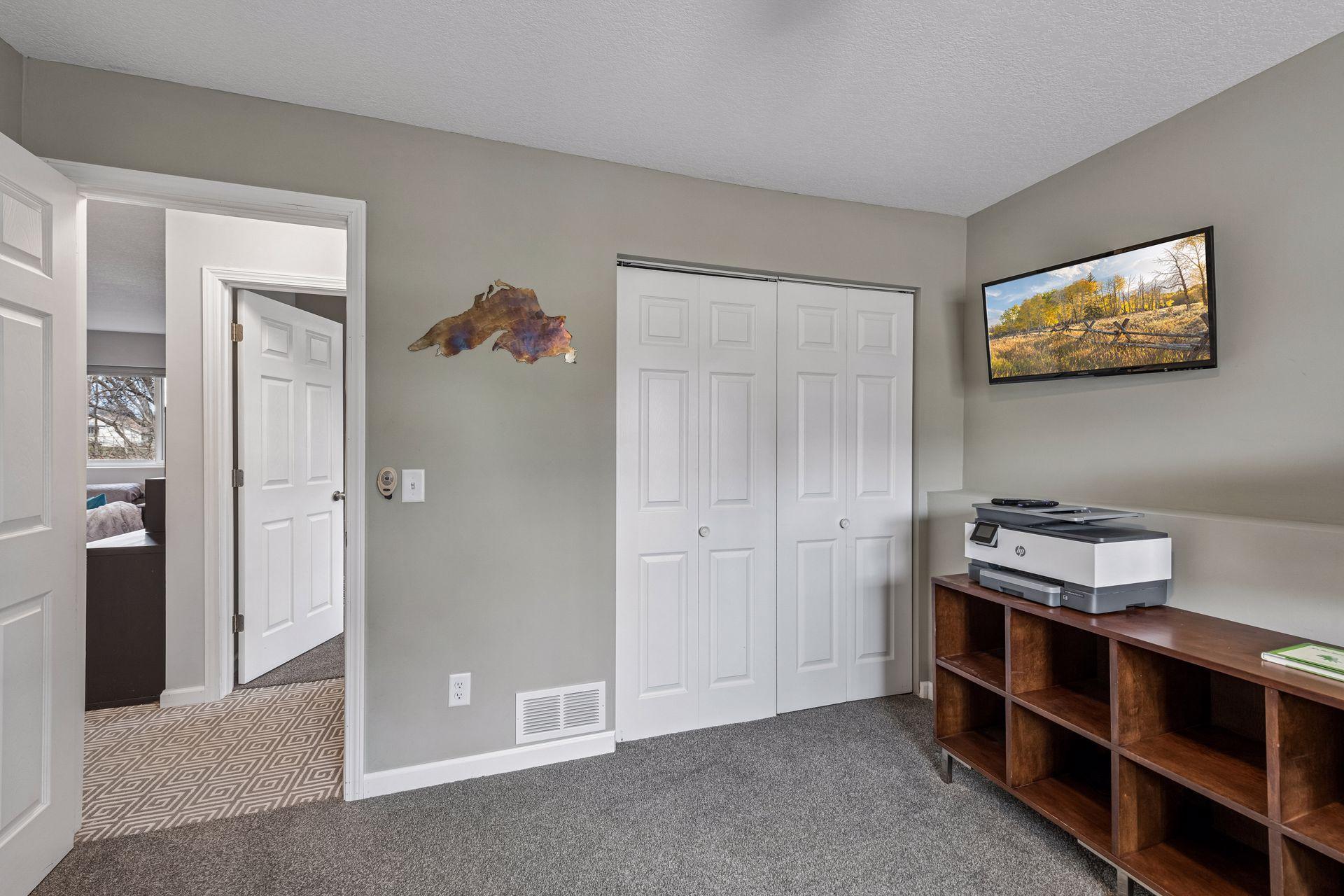 Lower level (bedroom 3)