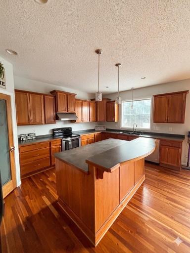 10111 Welcome Avenue N, Minneapolis, MN 55443