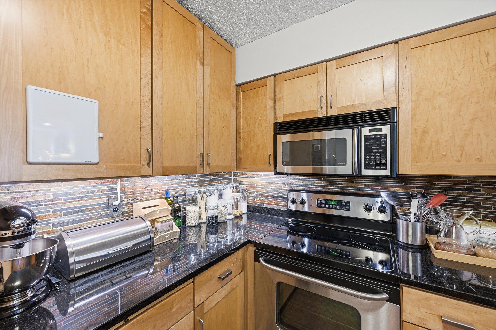 11-401 S 1st St Unit 203 [2955700]- 011.jpg
