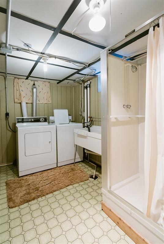 Laundry/Shower