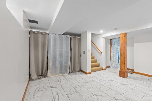 1523 Queen Ave N-27.jpg