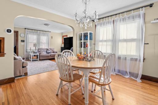 1523 Queen Ave N-9.jpg