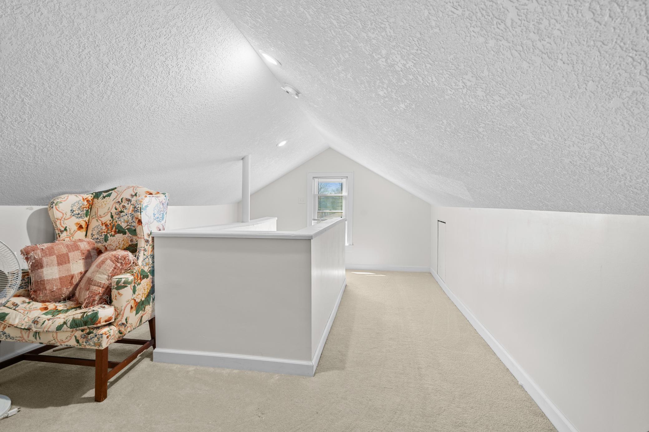 1523 Queen Ave N-20.jpg