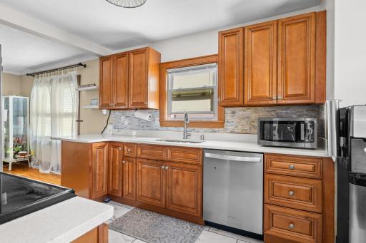 1523 Queen Ave N-13.jpg