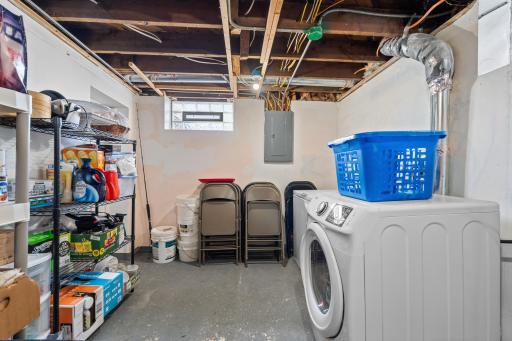 1523 Queen Ave N-25.jpg