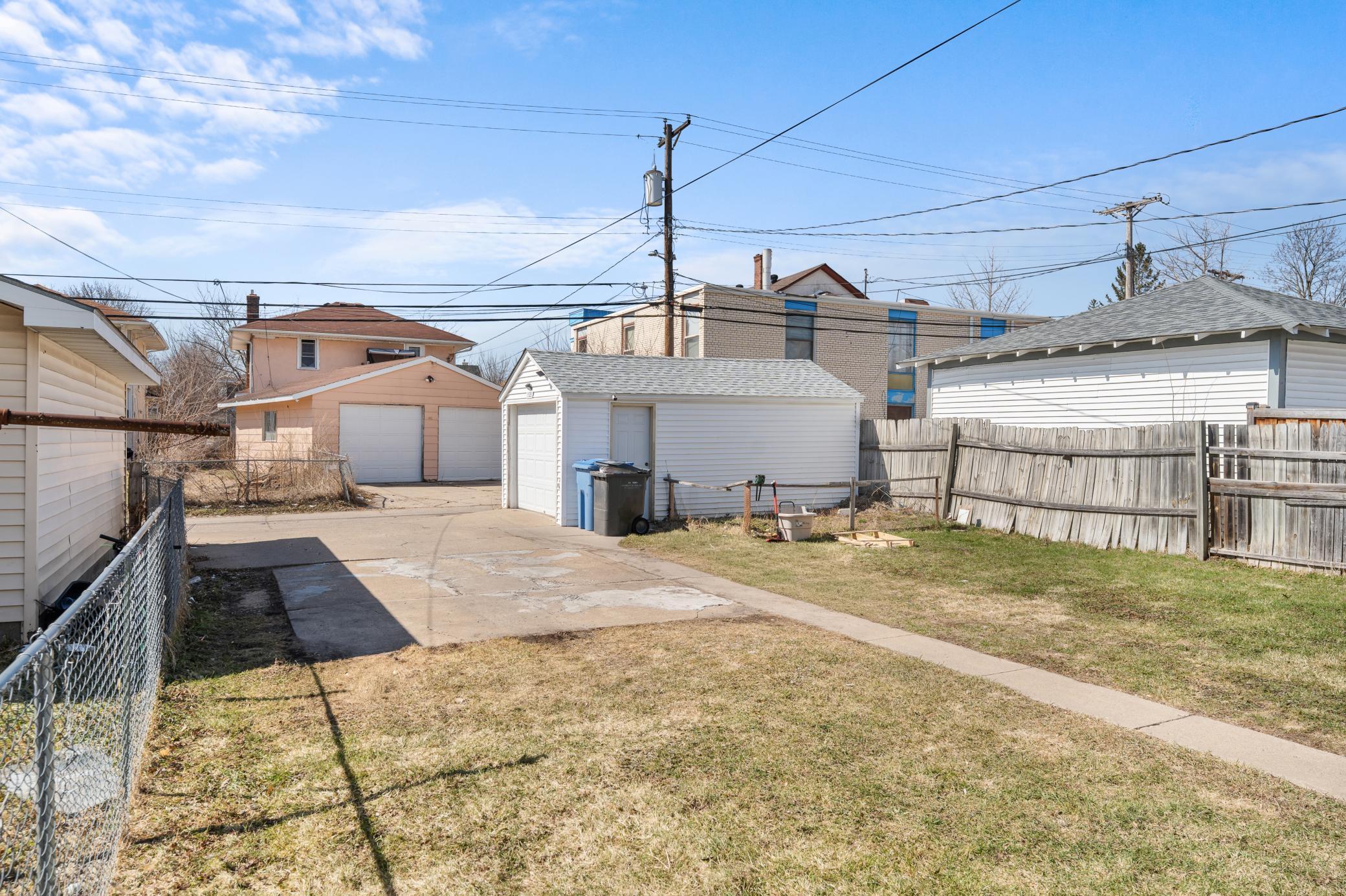 1523 Queen Ave N-5 (1).jpg