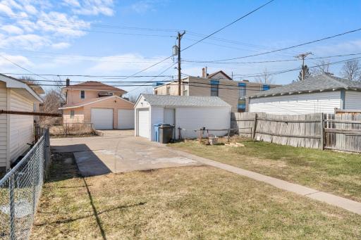 1523 Queen Ave N-5 (1).jpg