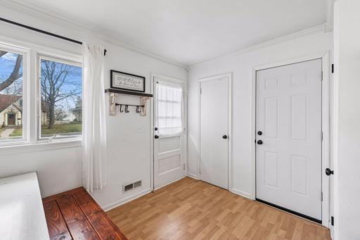 317 E 1st Street, Waconia, MN 55387
