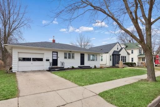 317 E 1st Street, Waconia, MN 55387