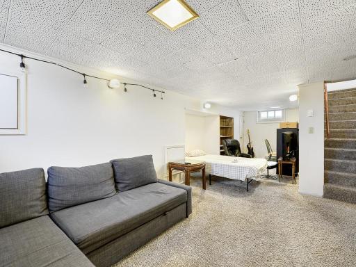 11 - Family Room.jpg