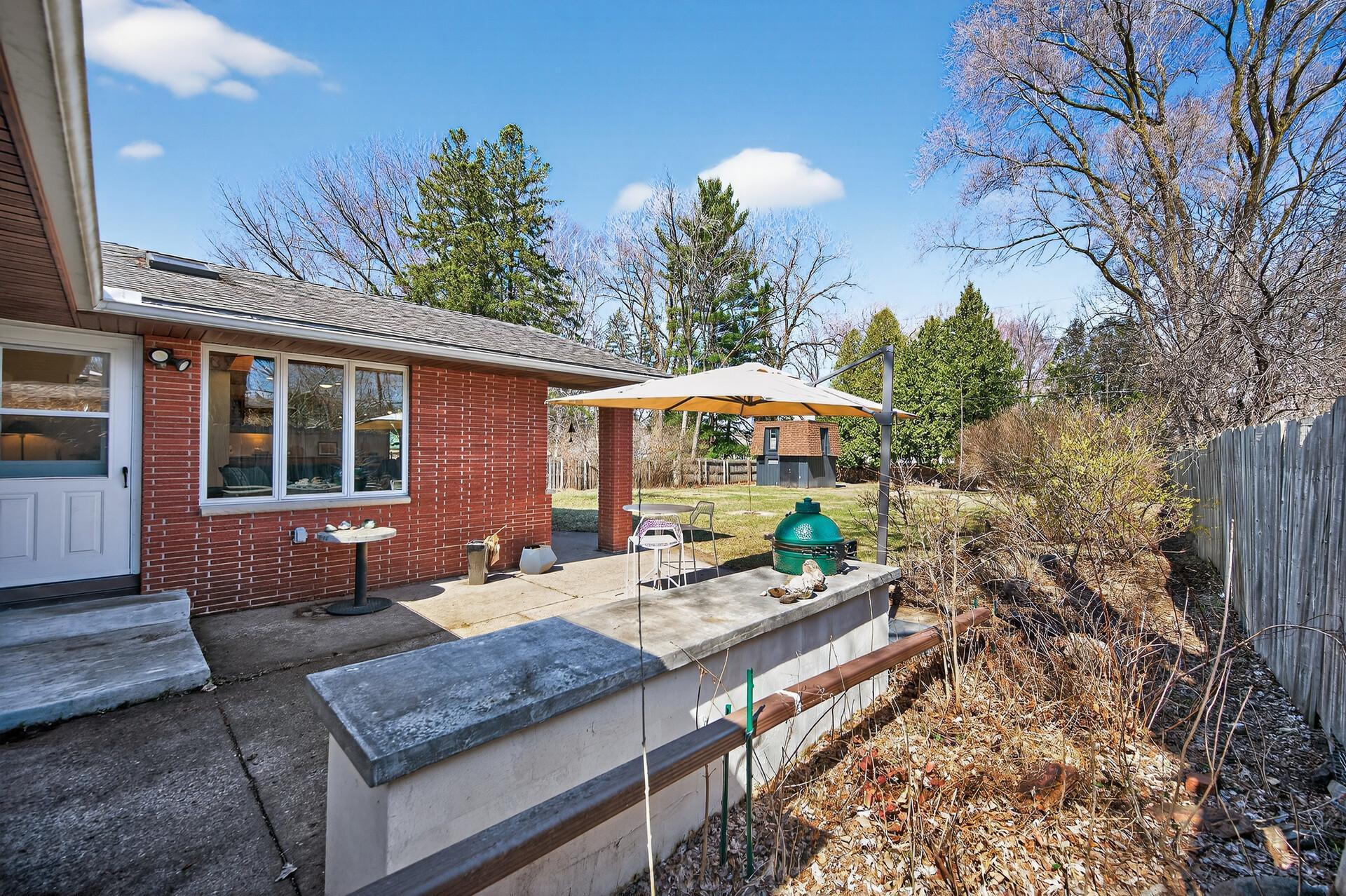 Outdoor Kitchen Area