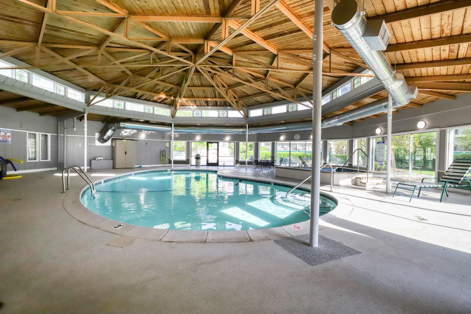 10401 INDOOR POOL.jpg