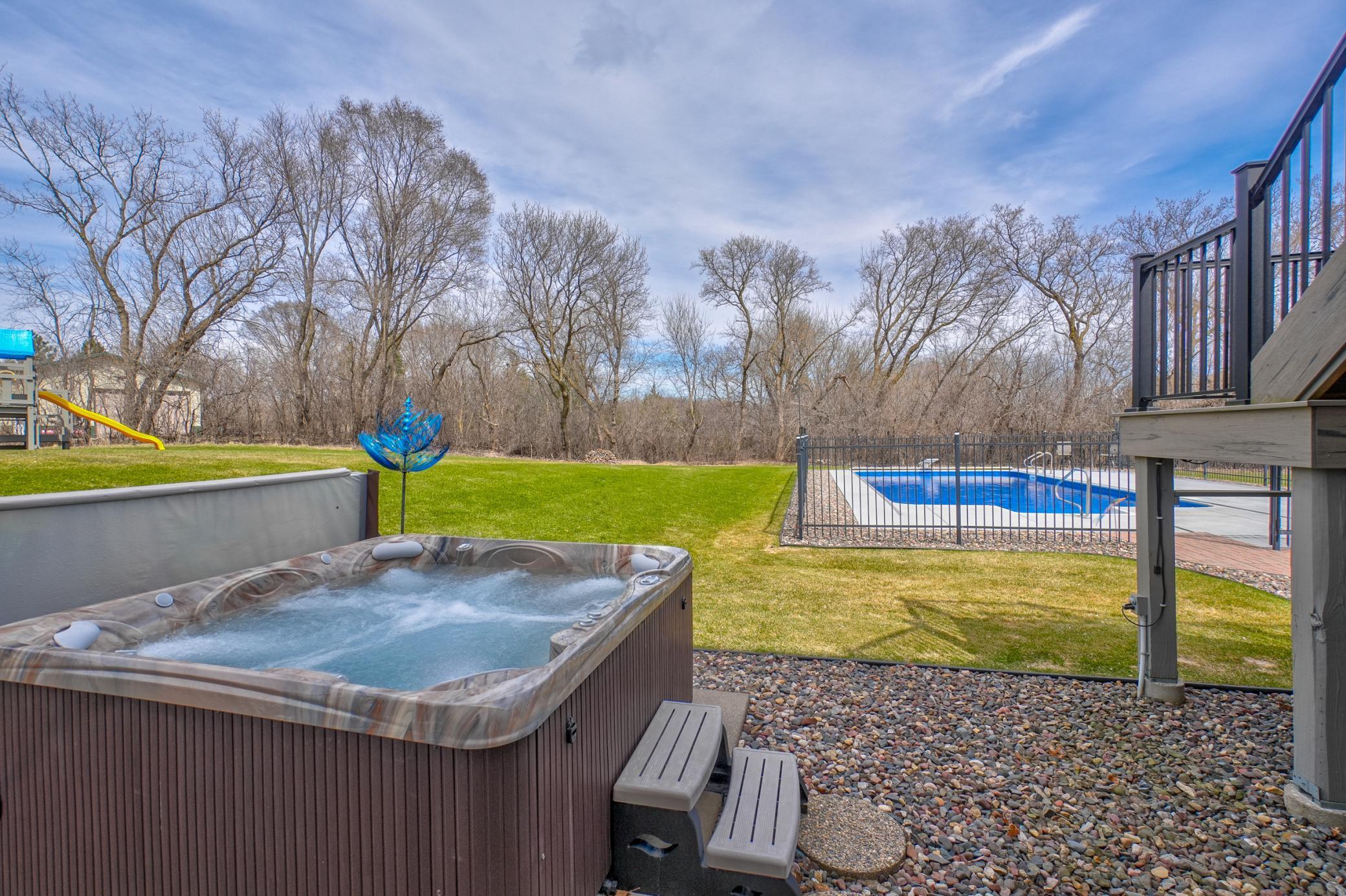 Unwind in the hot tub on relaxing evenings