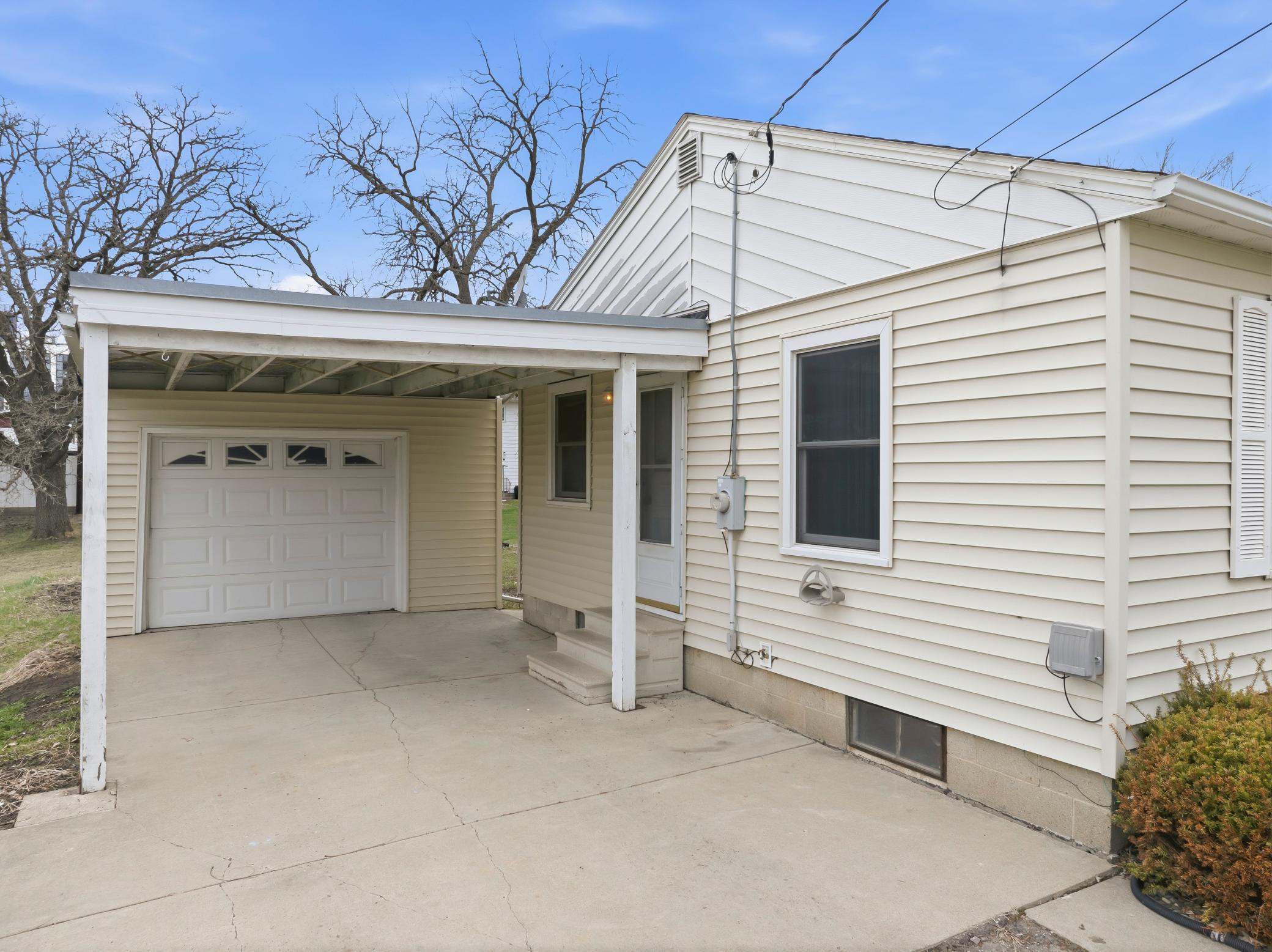 710 S 3rd Ave Benson (4).jpg