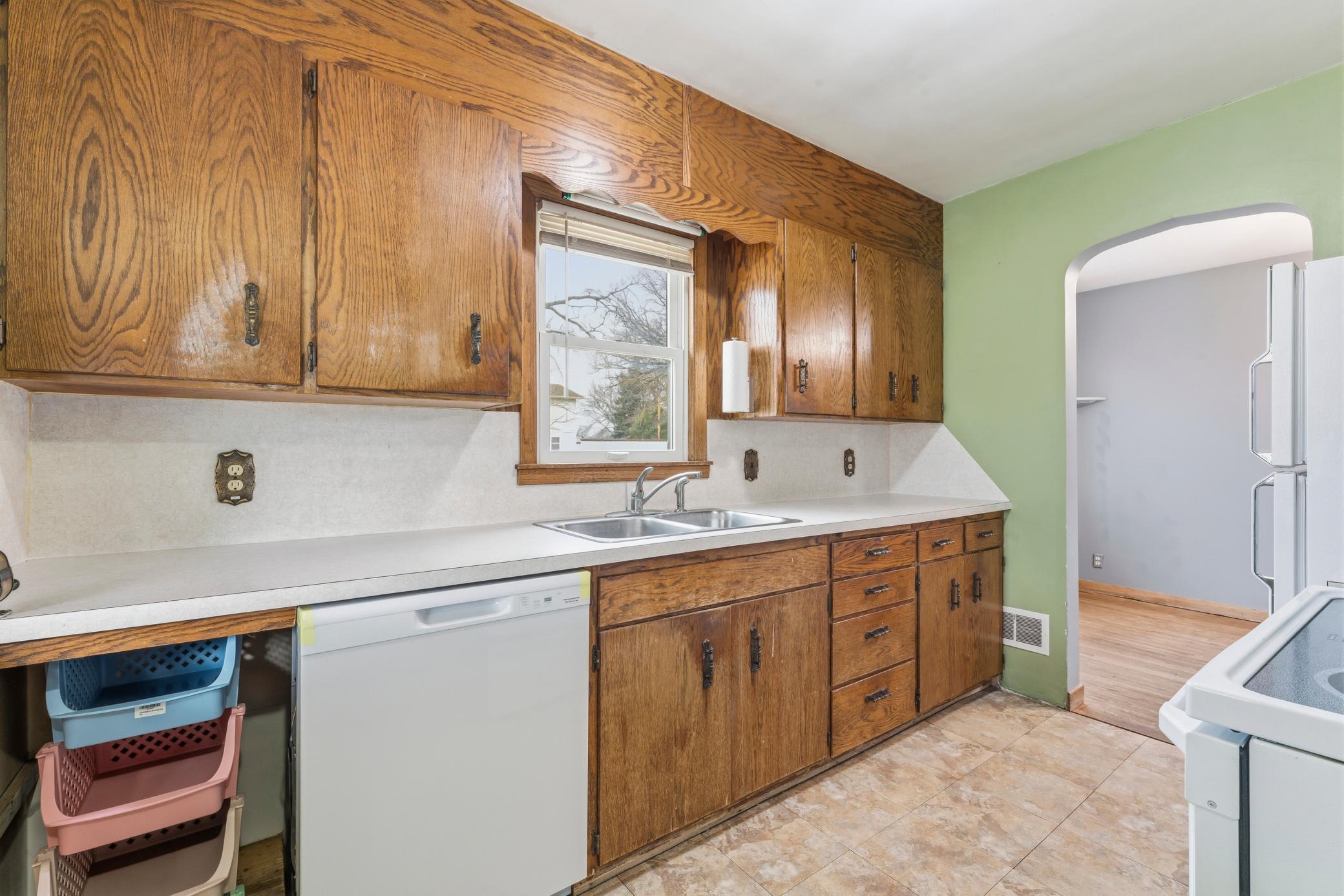 710 S 3rd Ave Benson (14).jpg