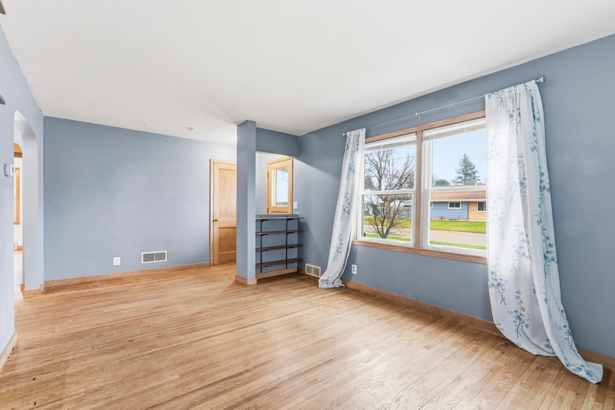 710 S 3rd Ave Benson (22).jpg