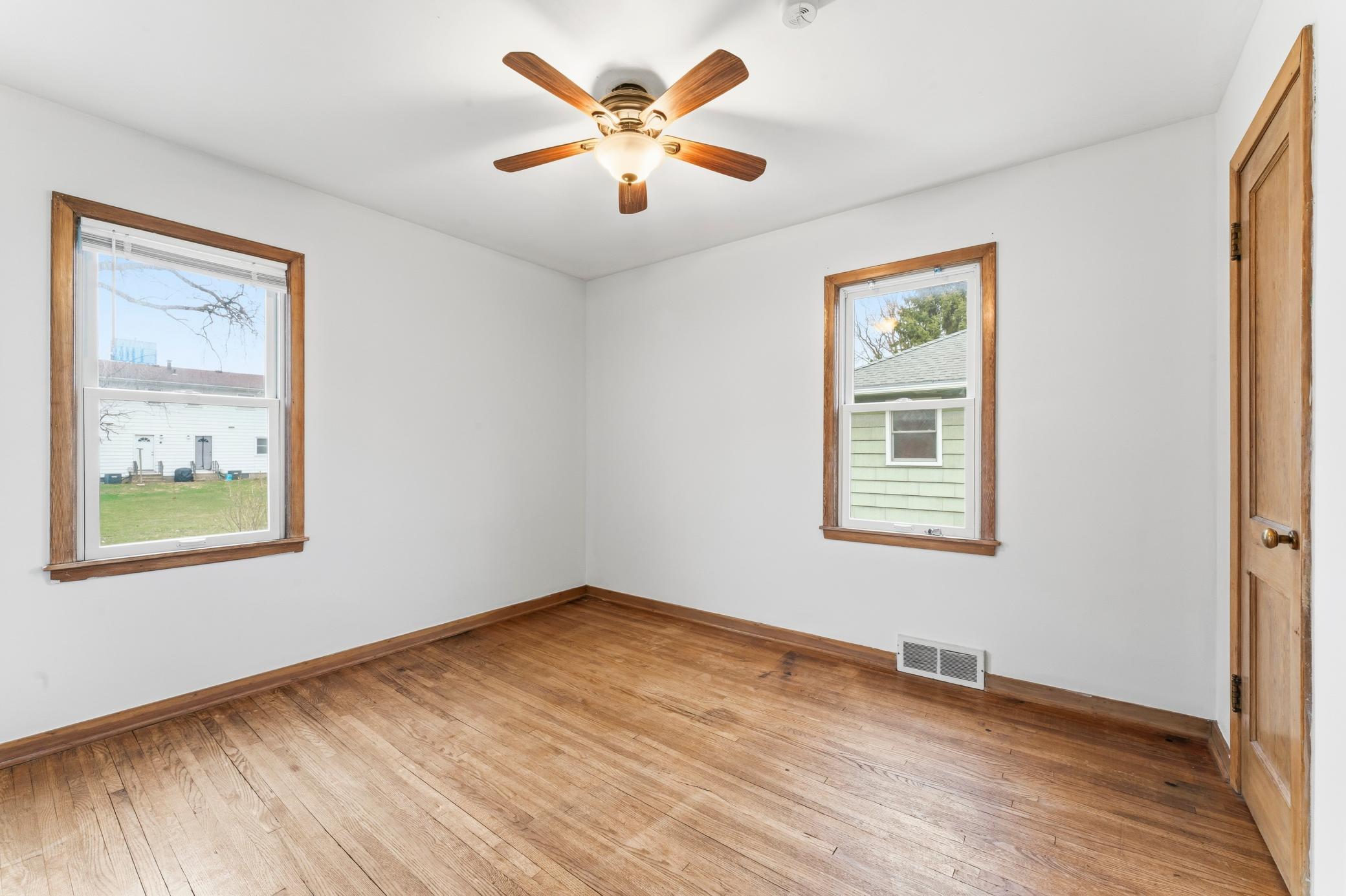 710 S 3rd Ave Benson (25).jpg