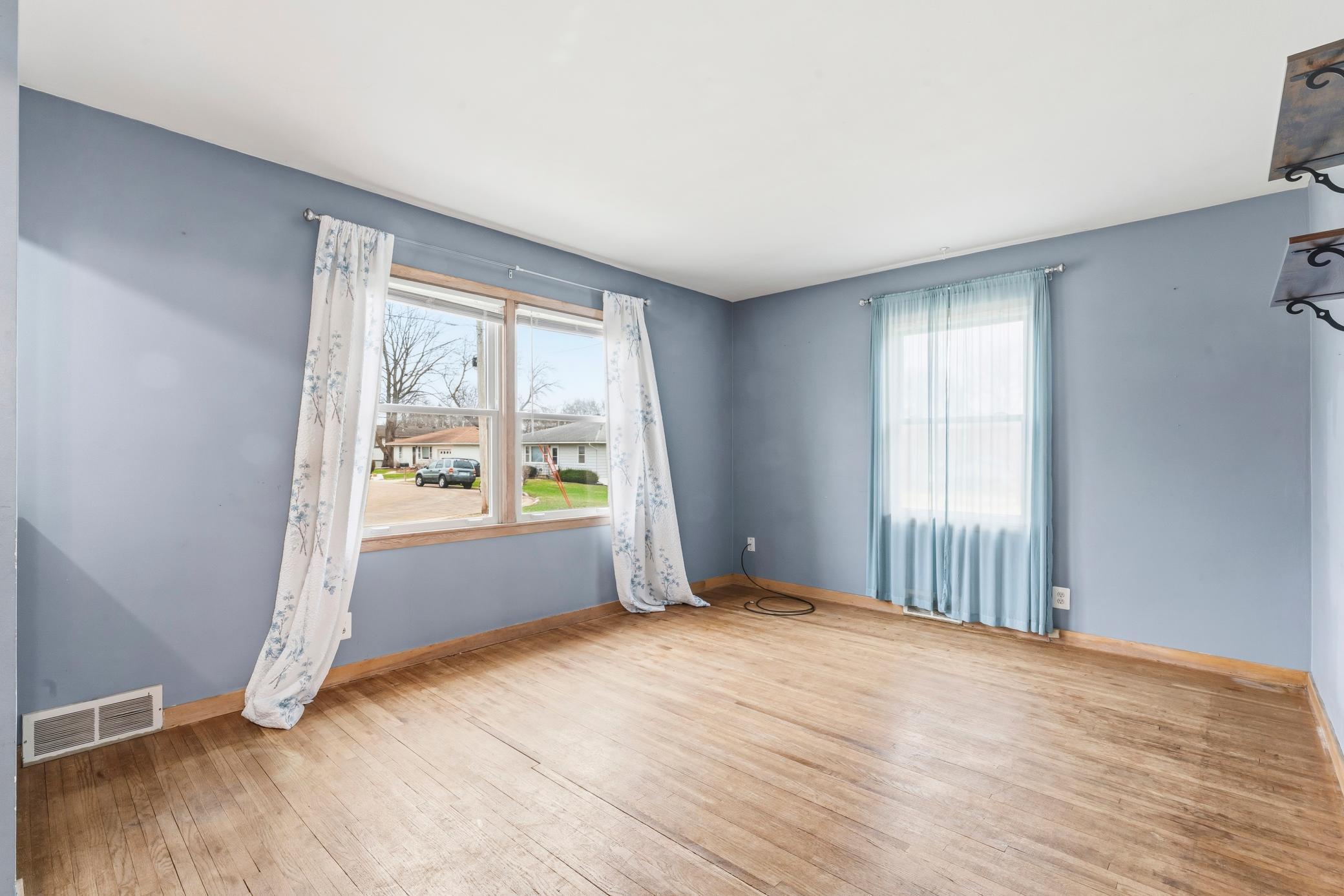 710 S 3rd Ave Benson (21).jpg