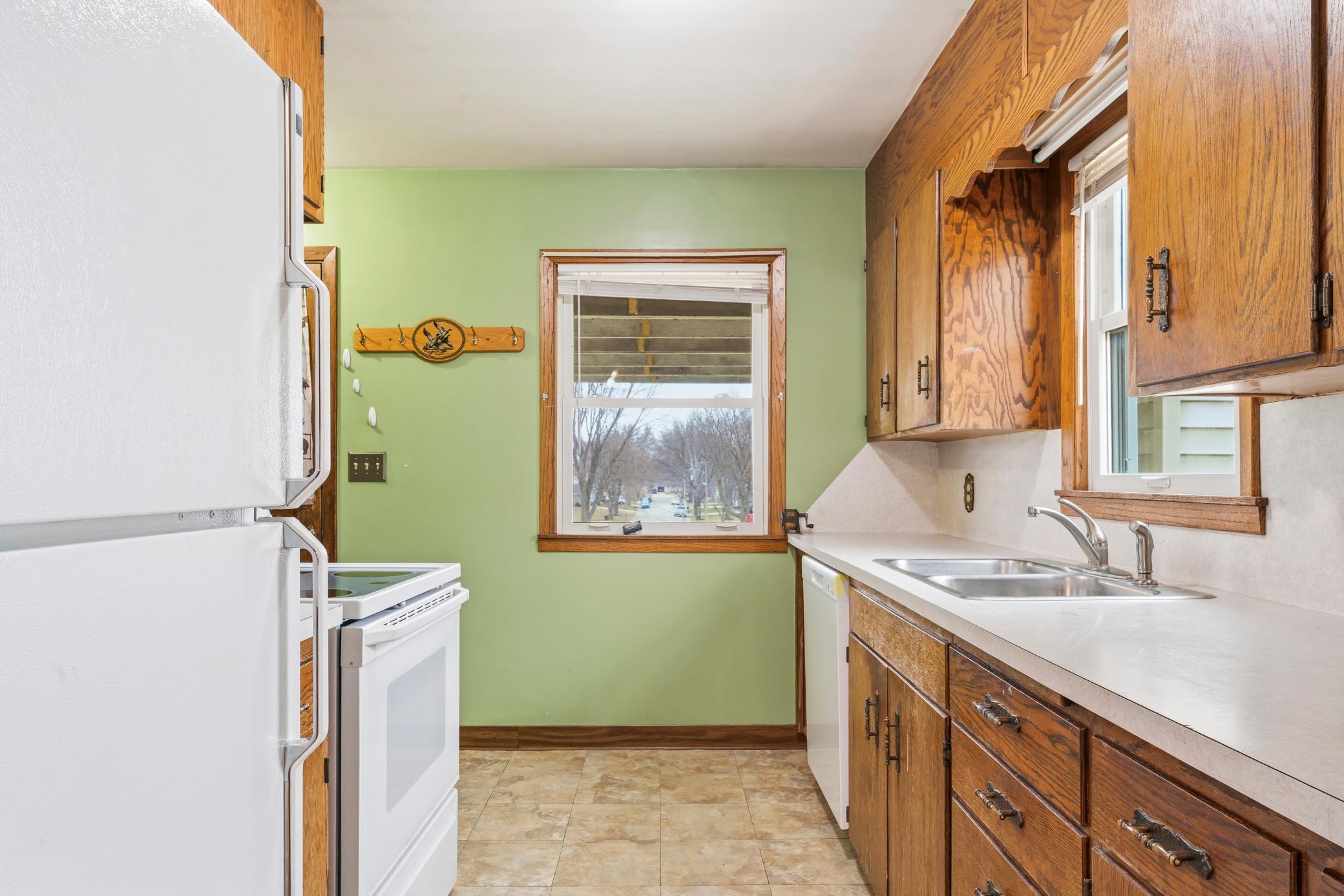 710 S 3rd Ave Benson (17).jpg