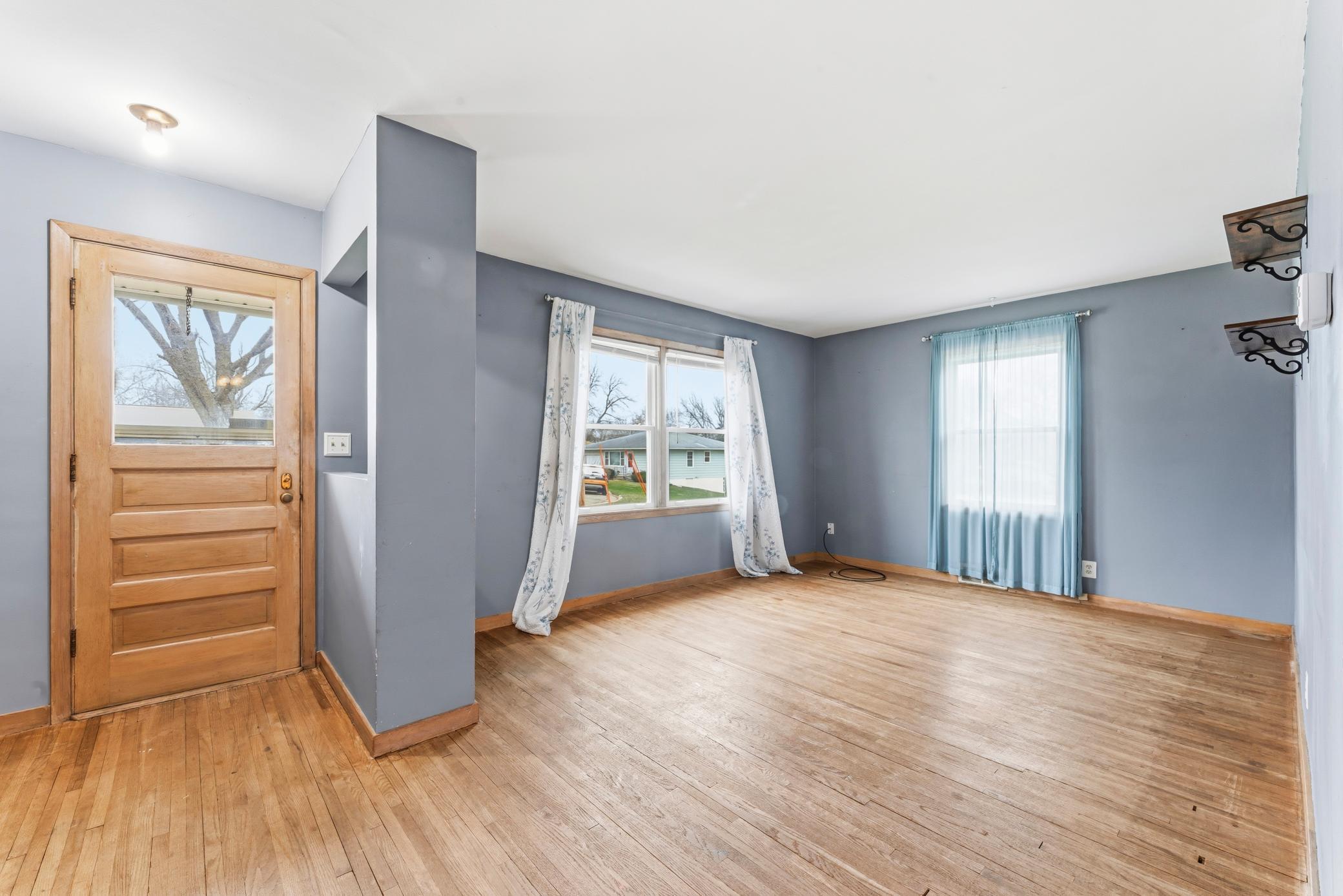 710 S 3rd Ave Benson (20).jpg