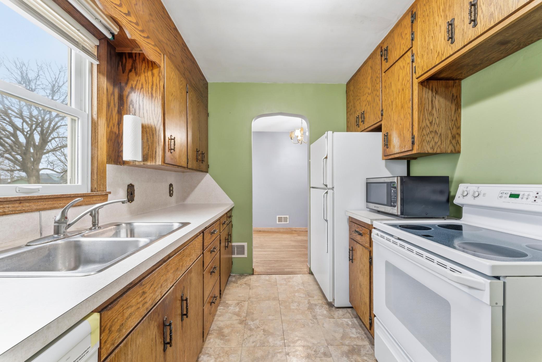 710 S 3rd Ave Benson (16).jpg