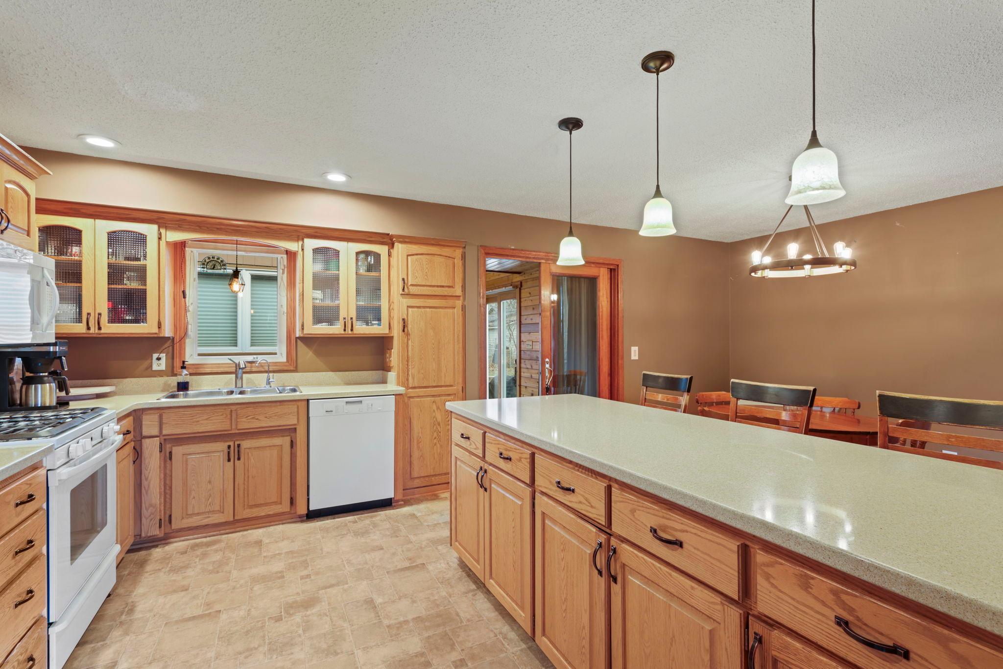 Kitchen/cambria countertops