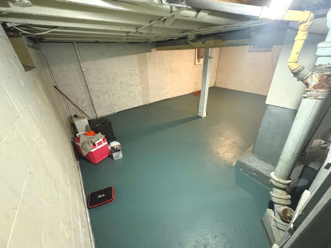 Basement 1.jpg
