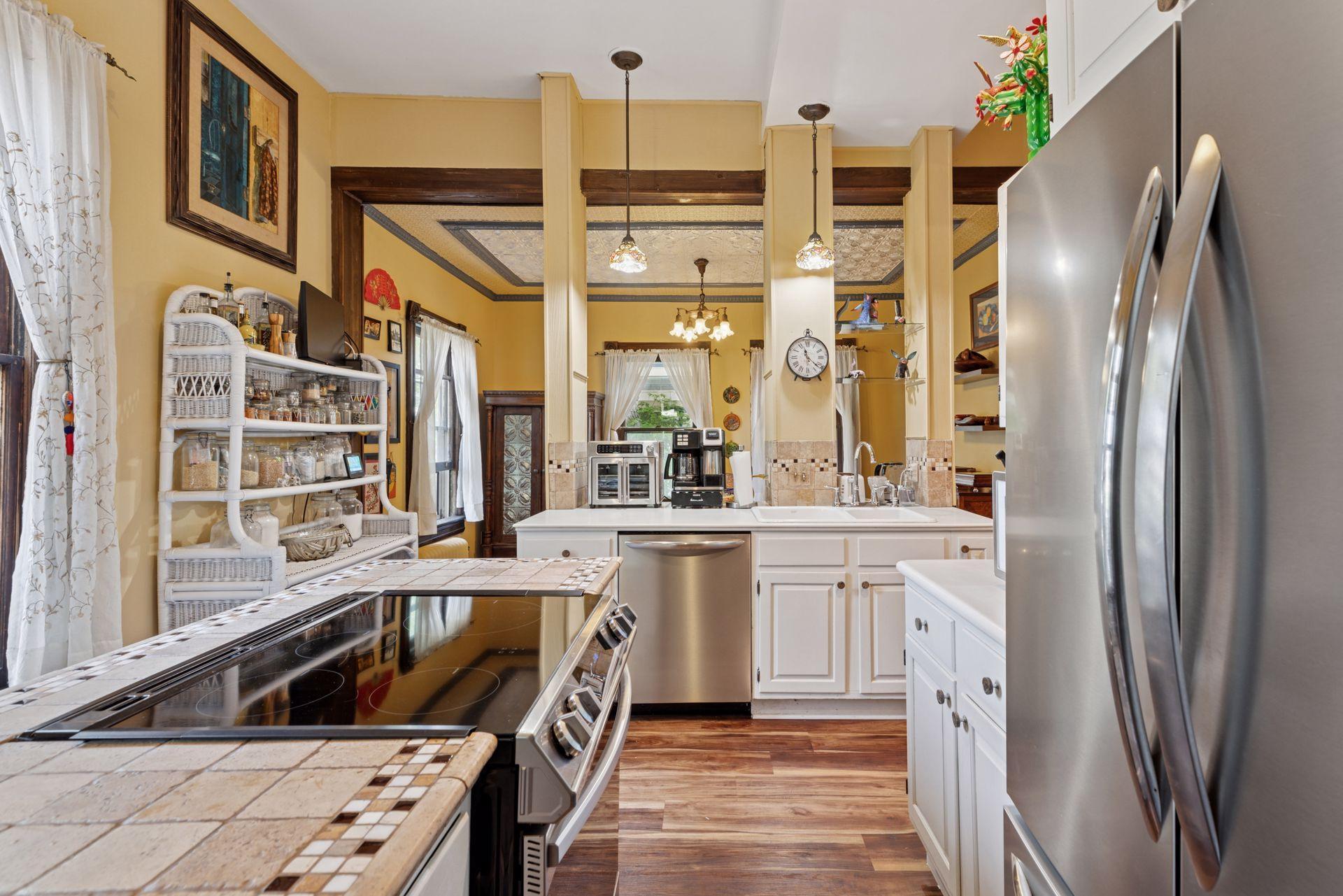 957 Ashland Avenue - Kitchen3.jpg