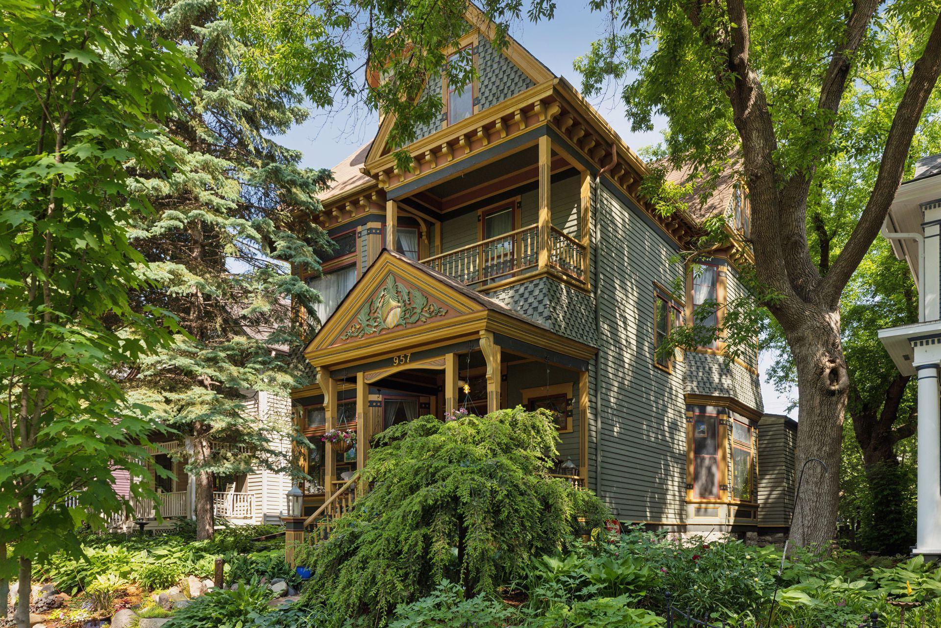 957 Ashland Avenue - Front3.jpg