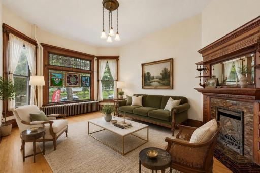 957 Ashland Avenue, Saint Paul, MN 55104
