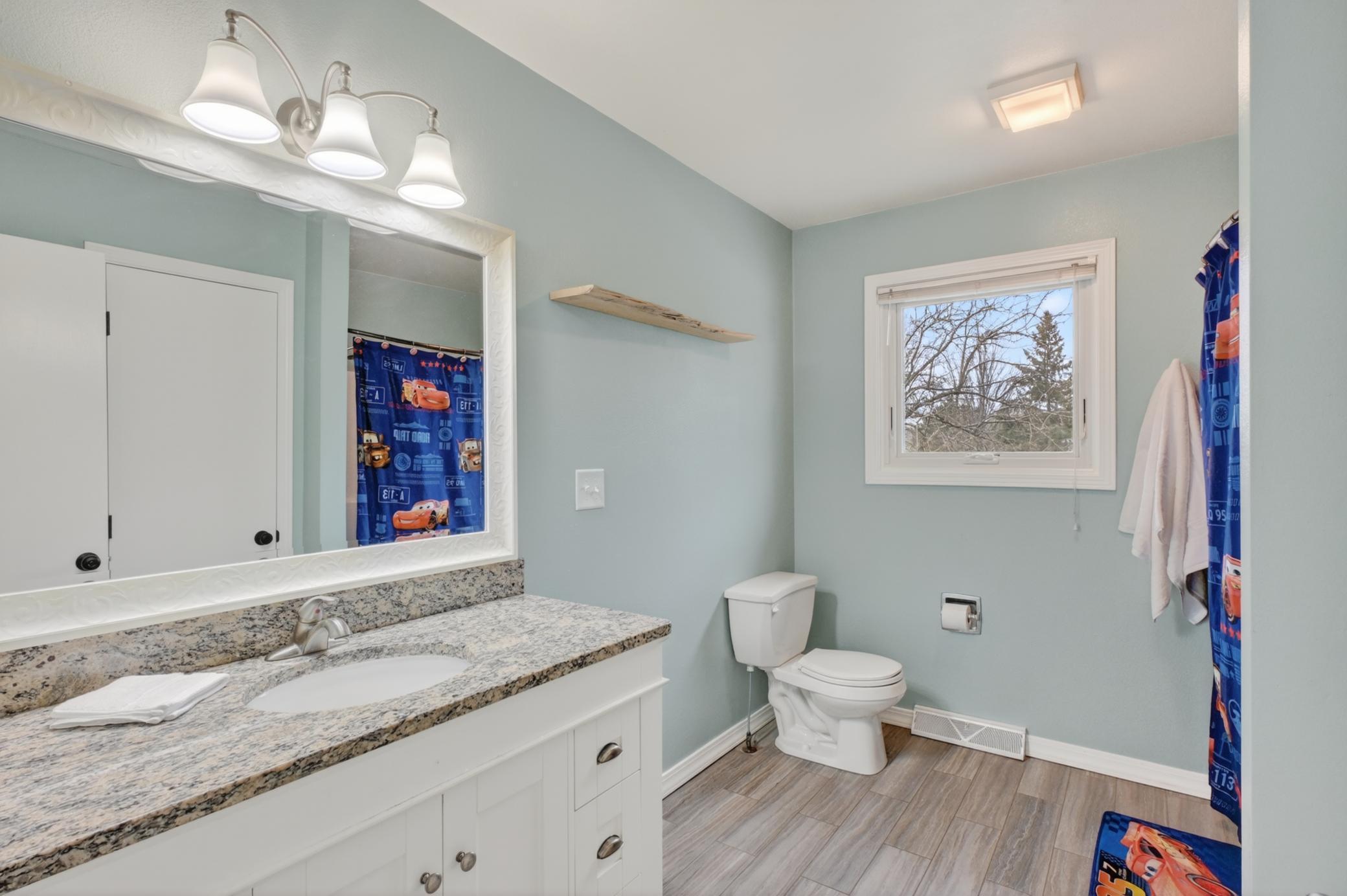 Full bath on the main