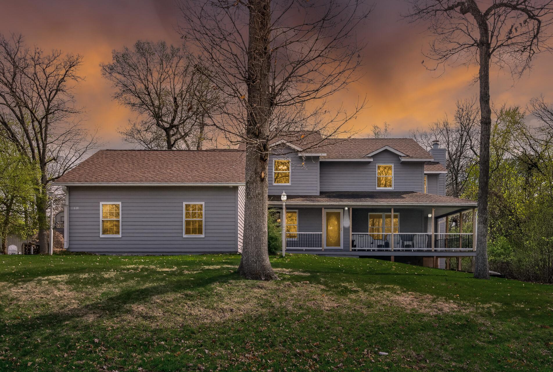 Wrap-around porch with views of Lake