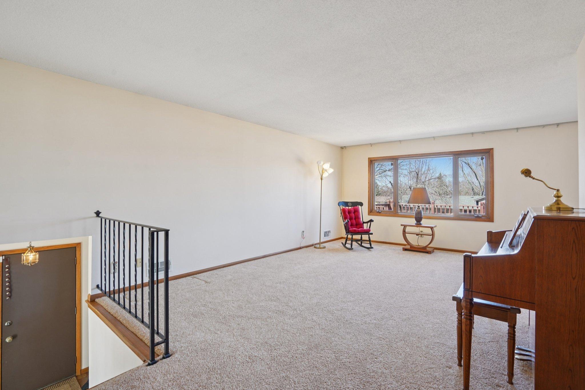 20-web-or-mls-Harmony Way Ct-S0704-020.jpg