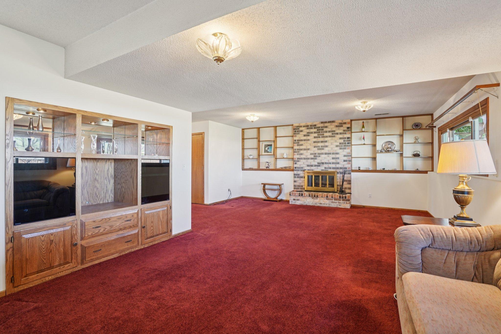 8-web-or-mls-Harmony Way Ct-S0704-008.jpg